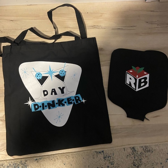 New Pickleball Starter Kit With Canvas Tote, Balls, and Paddle Cover - Picture 2 of 4